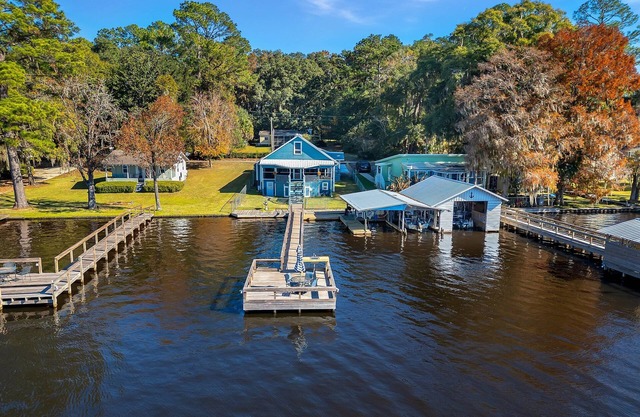 Visit Beautiful Dockside! The perfect getaway for relaxation and adventure,