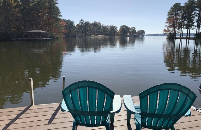 Visit The Good Life on Lake Gaston! 5 bedrooms with kayaks, SUPs, pedal boat.