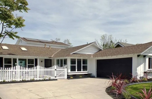 Visit This Summer 2023! Stay In Beautiful Rossmoor! Remodeled Kitchen-good price