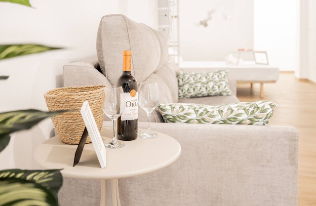 VisitVal flats. Apartamento 3 by Host Valencia