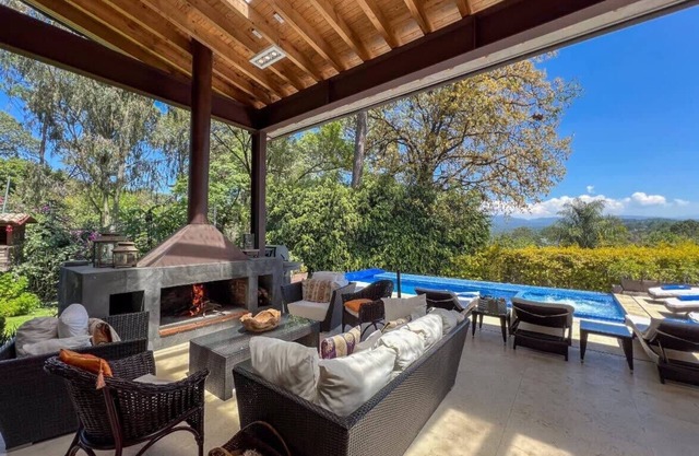 Vista al Nevado: Exceptional Home in Avandaro
