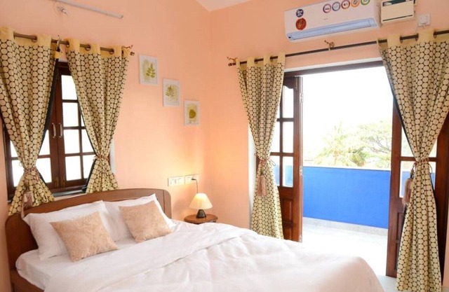 Vista Bellaire - 2BHK AC in Dona Paul