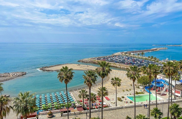Vista Mare Borgo Peri: direkt am Meer, 2 Schlafzimmer, 2 Bäder, Terrasse mit Meerblick