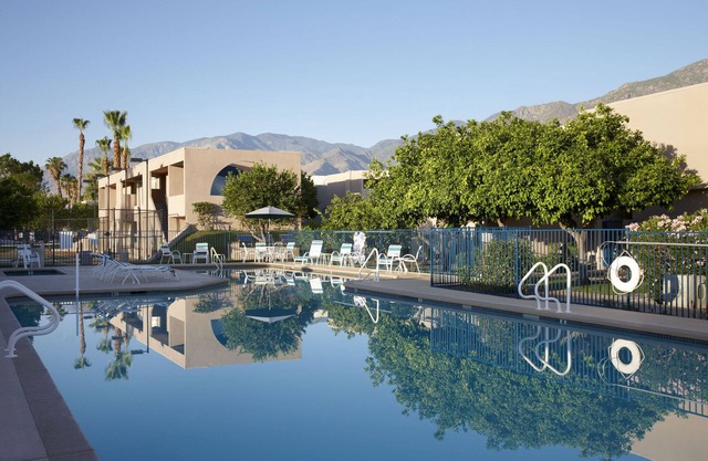 Vista Mirage Resort - Spacious 2 Bedroom in Beautiful Palm Spring!