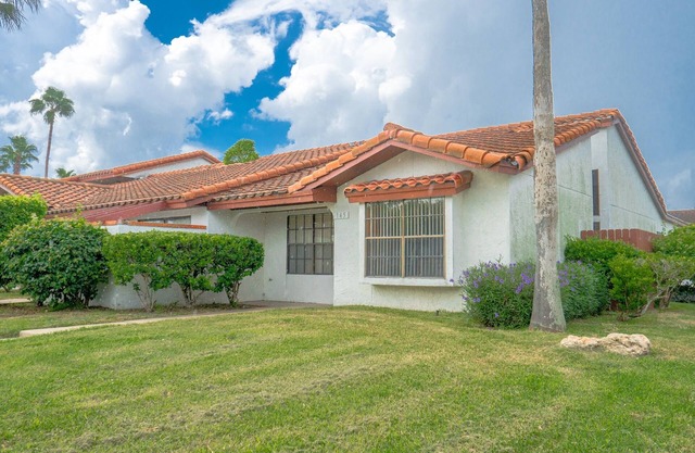 Komfortabel und geräumig 2/2/1 Condo im Herzen von Brownsville - Vista Verde