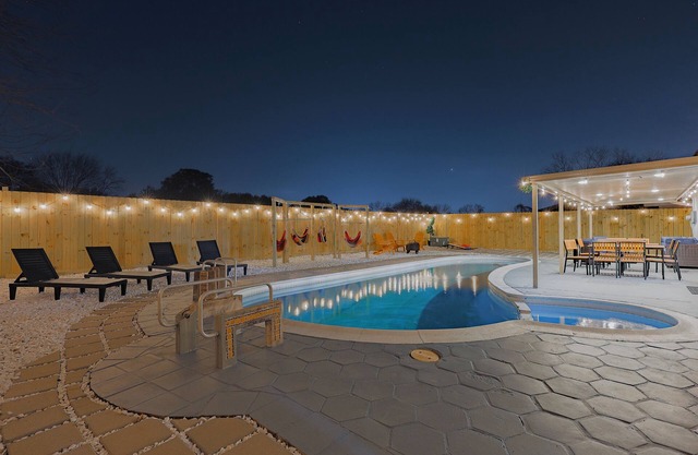 Vista verde villas 4BRs pool/gameroom/gym/southwest/houston