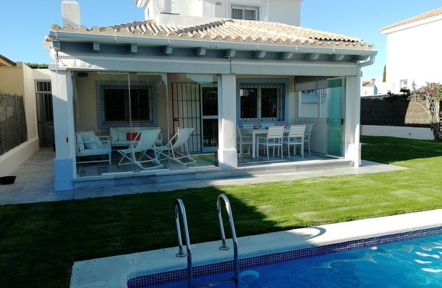 Vistahermosa c Pool neben P Sherry und Strand