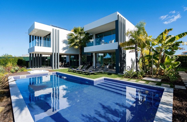 Victoria Lux Villa by SAPvillas
