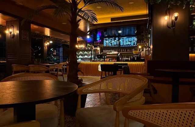 Viv City Hotel