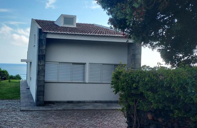 Vivenda Moura, Caloura
