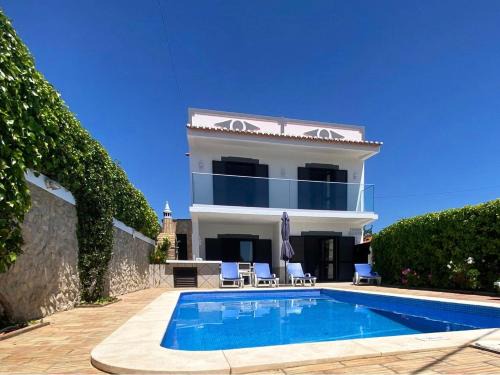 Vivenda Silvestre Family House
