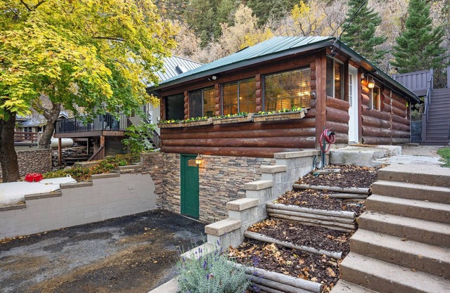 Vivian Park Retreat w/ Hot Tub Provo Canyon Getaway