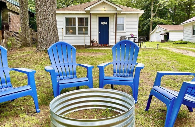 New! Vivian's Cabin - Super Cute Lakefront Cabin with Private Dock!