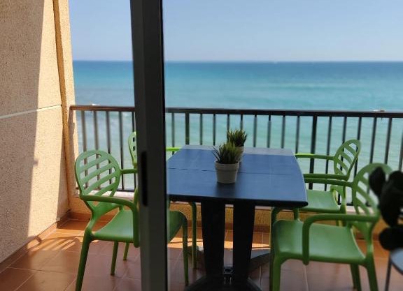 VIVIENDA CON VISTAS AL MAR