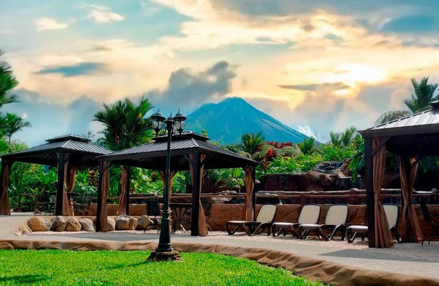 Volcano Lodge Hotel & Thermal Experience