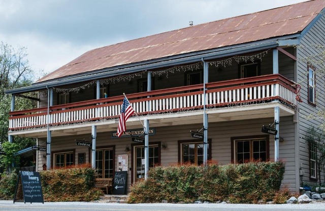 Volcano Union Inn and Pub