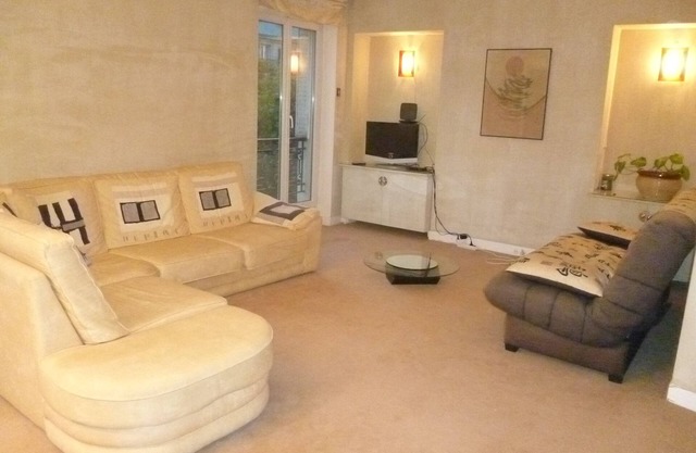 Voltaire. 62m2 Wohnung mit Parkplatz.