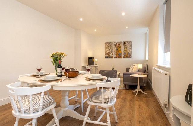 Volunteer Lodge - sleeps 4 guests in 2 bedrooms