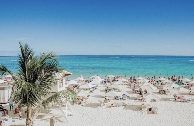 VOTED MOST LUXURIOUS! MODERN 3 Bedroom 100 steps to White Sand & Turquoise Water