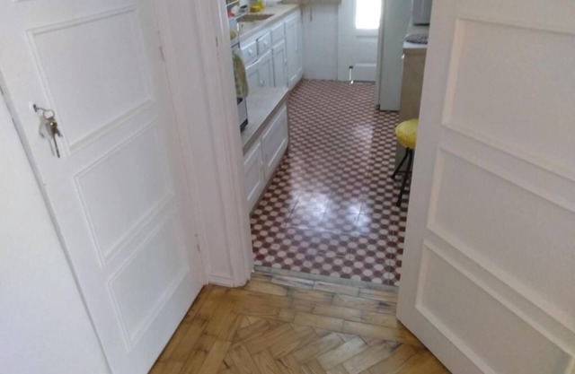 Voyage 63-3D, 3 bedrooms a small living room a kitchen 1 bathroom