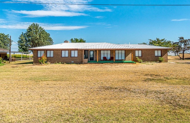 VP Bunkhouse~Big House on 1 Acre~Country Views~Quiet!