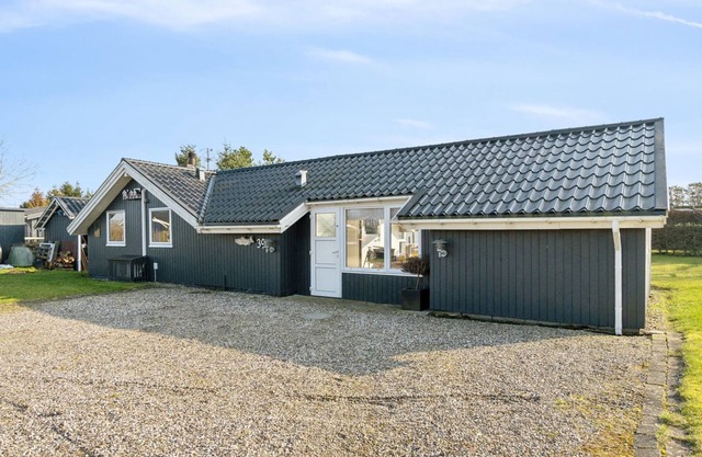 "Vrage" - 800m from the sea by Interhome
