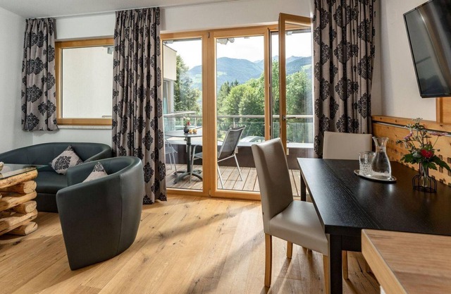 "Dachstein" mit Balkon (4-6 Nächte), 3/4-Pension - Hartweger's