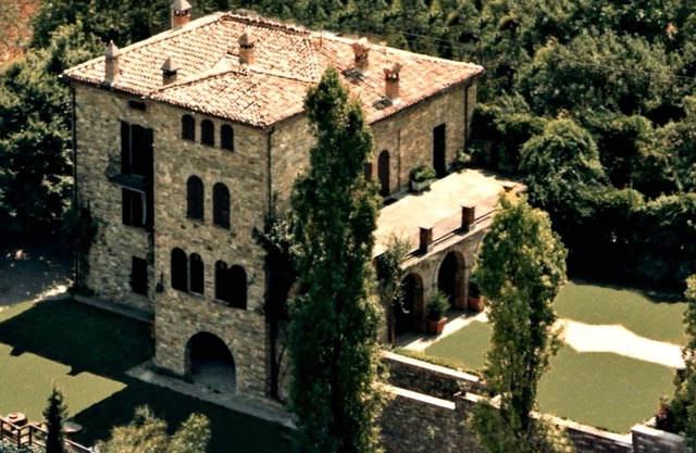 Chateau / Country House