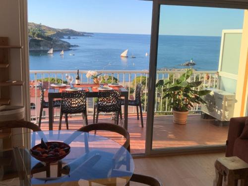 Vue Panoramique Exceptionnelle Mer, Montagne et Village l T2 Luxueux