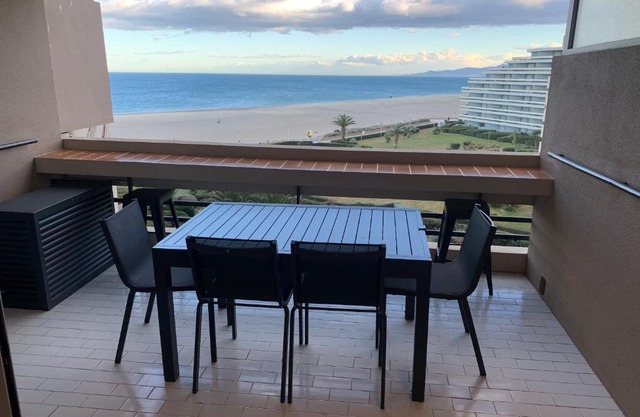 VUE SUPERBE SUR LA GRANDE BLEUE