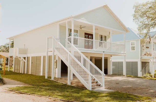 VV’s Villa Steinhatchee Landing Resort- Dog Friendly