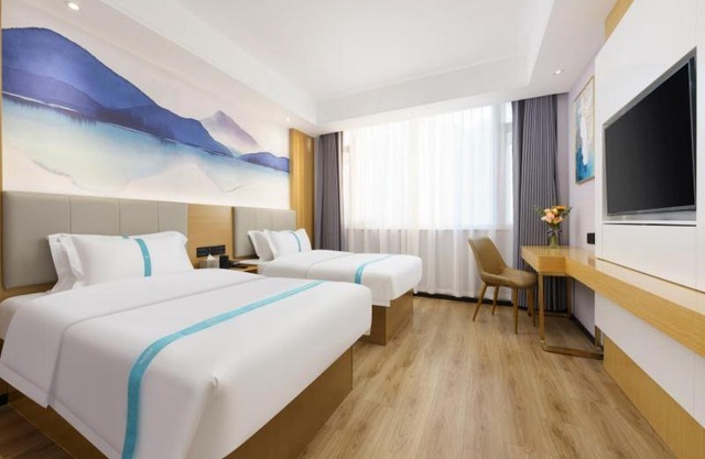 VX Hotel Dalian Zhoushuizi Airport