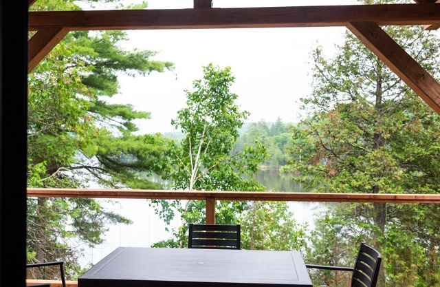 Waterfront lux loft 2 bed/r perfect 1 or 2 couples