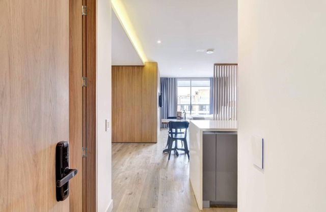 w* | Elegant Loft w/Balcony in Santa Bárbara