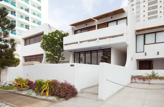 w*| Bayfront 2BR Design Home · Castillogrande