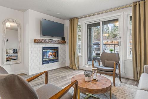 W116 NEW! Central Canmore- Whimsical Mountain Retreat