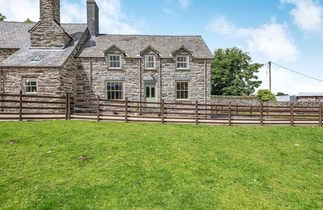 WAEDOG BACH, romantisch, mit einem Garten in Rhos-Y-Gwaliau, Ref 938197