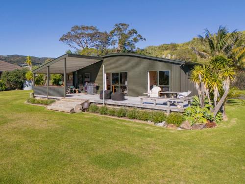 Wai Whare - Kūaotunu Holiday Home