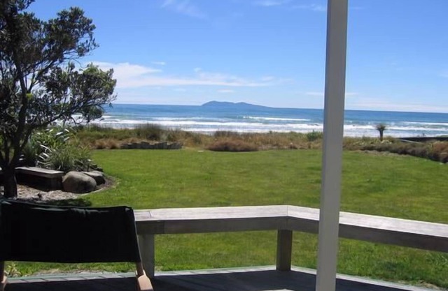 Waihi Beach - Beach Front Bach