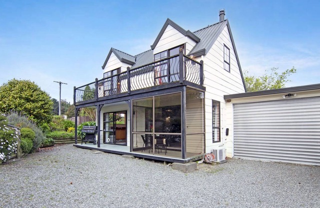 Waikawa Mountain View - Waikawa Holiday Home