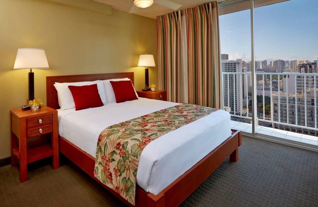 Waikiki Paradise Awaits! Relax with Pool, Rooftop Views, 2 Blocks to Beach!