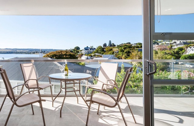 Waimahana 11 - Taupo Holiday Apartment, TAUPO CENTRAL