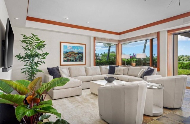 Waiulu Villa 119A – Bright & Updated | Includes Onsite Staff & Daily Housekeeping
