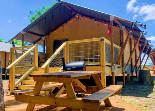 Wake and Glamp: Safari Tent Retreat for Water Sport Lovers in Cibolo, TX