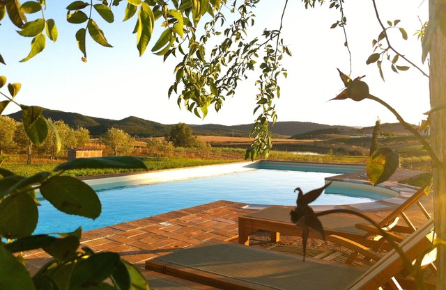 Wachen Sie mit traumhaften Landschaften auf und genießen Sie die Privatsphäre des Pools