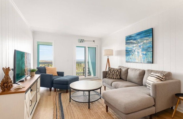 Wake Up to Waves – Oceanfront 2BR in Atlantic Beach