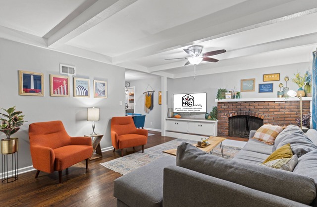 Waldo Ranch With Garage & Fenced in Yard!