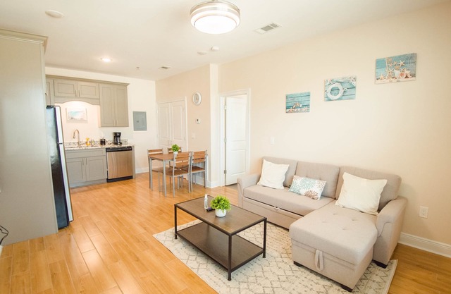 🔥WALK 2 BEACH❤️ | SLEEPS 4 W/ W+D