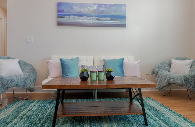 ♥ ️SPACIOUS 2 BR IN DER NÄHE DES STRANDES ♥ ️ | 5 MIN WALK + SLEEPS 6