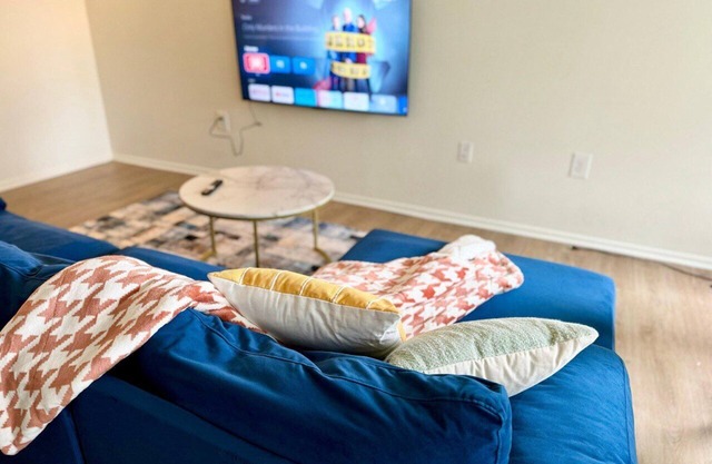 Walk 3 min to Path station 1 bd one stop Manhattan in New Jersey